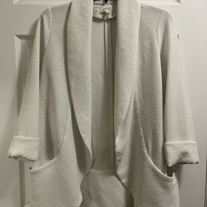 Wilfred white Chevalier blazer size 4. Brand new.